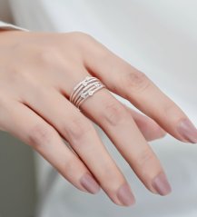 Strieborný prsteň Selene – vrstvený dizajn so zirkónmi